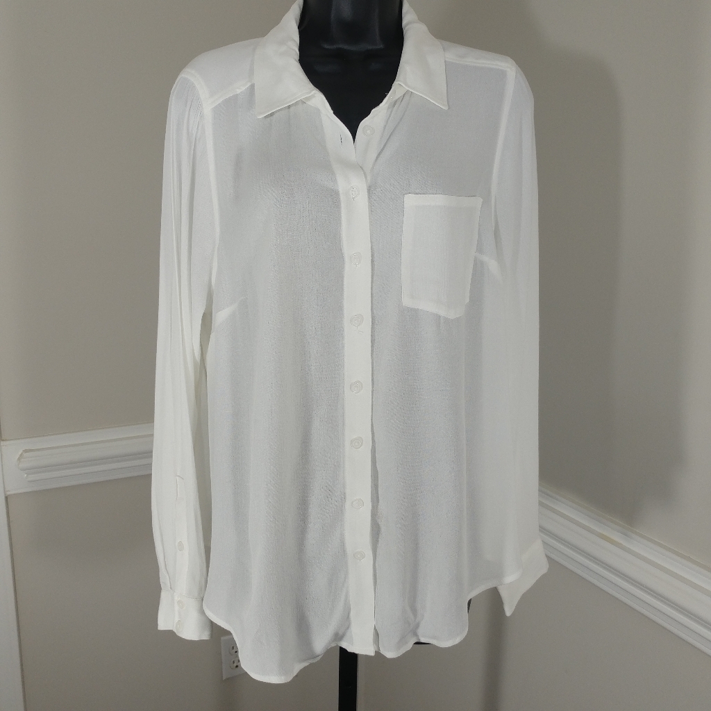 Torrid Long Sleeve Button Down White Shirt Size 00 (M/L)